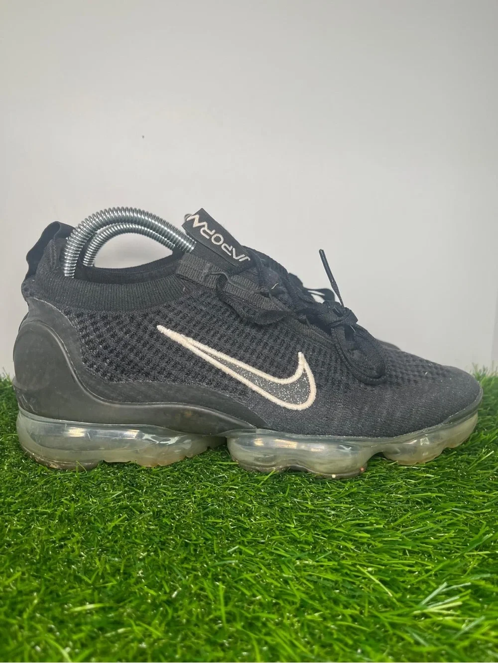 Nike Air VaporMax Flyknit Women’s Size 10 Black White Running Shoes Sneakers